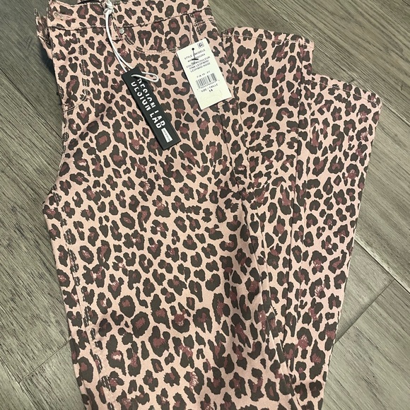 Skinny pants size 14 girls fits woman’s small - Picture 5 of 5